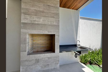 Casa de condomínio à venda com 230m², 3 quartos e 1 vagaÁrea externa