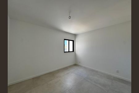 Casa de condomínio à venda com 230m², 3 quartos e 1 vagaSuíte 2