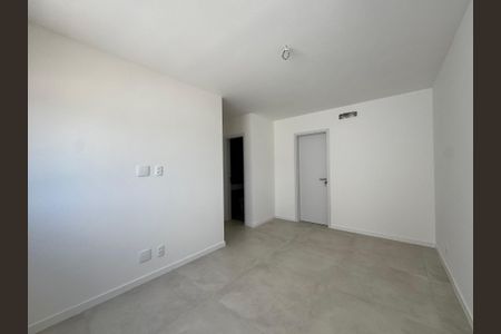 Casa de condomínio à venda com 230m², 3 quartos e 1 vagaSuíte 3