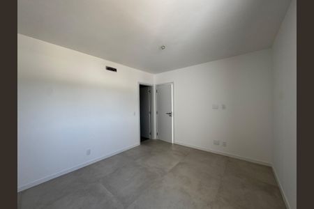 Casa de condomínio à venda com 230m², 3 quartos e 1 vagaSuíte 2