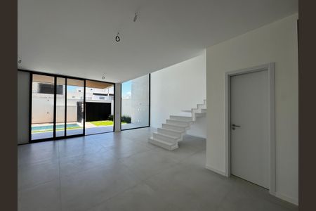 Casa de condomínio à venda com 230m², 3 quartos e 1 vagaSala