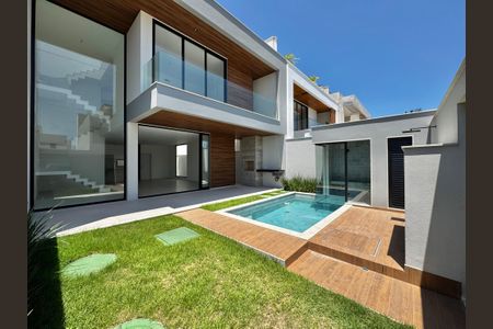 Casa de condomínio à venda com 230m², 3 quartos e 1 vagaÁrea externa