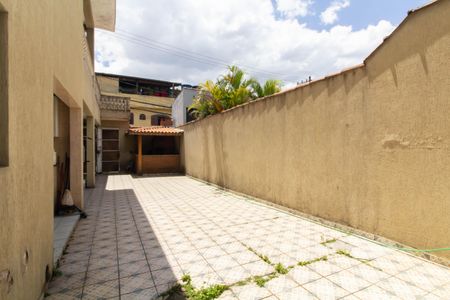 Casa à venda com 150m², 2 quartos e 2 vagas Casa à venda com 150m², 2 quartos e 2 vagasQuintal