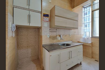 Apartamento para alugar com 65m², 2 quartos e sem vaga Apartamento para alugar com 65m², 2 quartos e sem vagaCozinha e Área de Serviço