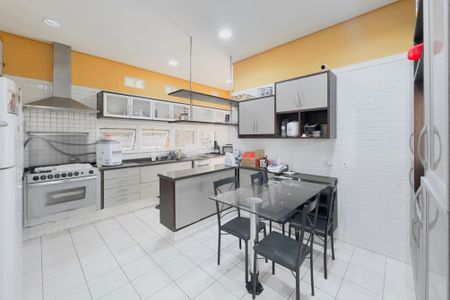 Casa de condomínio para alugar com 570m², 8 quartos e 6 vagas Casa de condomínio para alugar com 570m², 8 quartos e 6 vagasCozinha