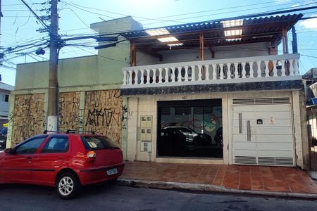 Casa para alugar com 70m², 2 quartos e 1 vagaFachada
