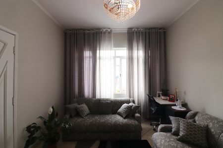 Casa à venda com 140m², 2 quartos e 2 vagasSala