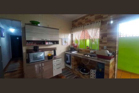 Casa à venda com 120m², 2 quartos e 2 vagas Casa à venda com 120m², 2 quartos e 2 vagasCozinha