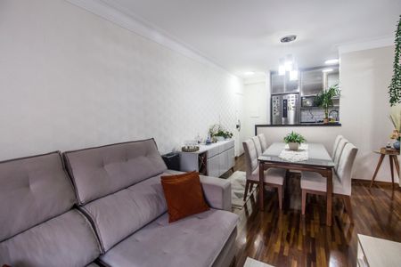Sala  de apartamento à venda com 3 quartos, 80m² em Jardim Tupanci, Barueri