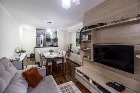 Sala  de apartamento à venda com 3 quartos, 80m² em Jardim Tupanci, Barueri