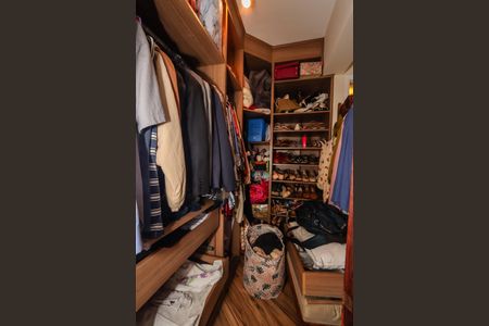 Apartamento à venda com 110m², 3 quartos e 2 vagas Apartamento à venda com 110m², 3 quartos e 2 vagasCloset da Suite