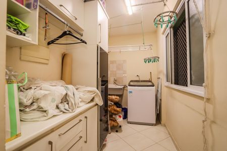 Apartamento à venda com 110m², 3 quartos e 2 vagas Apartamento à venda com 110m², 3 quartos e 2 vagasLavanderia