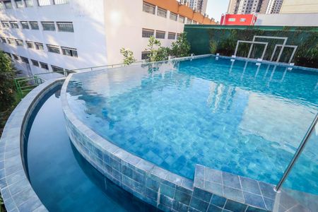 Apartamento à venda com 110m², 3 quartos e 2 vagas Apartamento à venda com 110m², 3 quartos e 2 vagasÁrea comum - Piscina