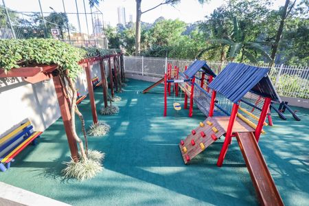 Apartamento à venda com 110m², 3 quartos e 2 vagas Apartamento à venda com 110m², 3 quartos e 2 vagasÁrea comum - Playground