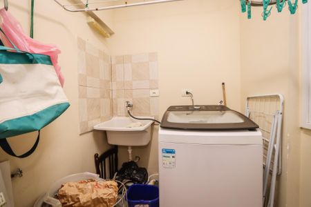 Apartamento à venda com 110m², 3 quartos e 2 vagas Apartamento à venda com 110m², 3 quartos e 2 vagasLavanderia