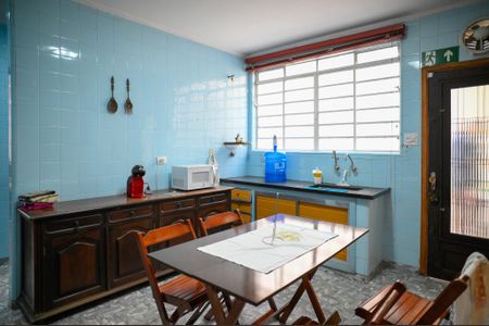 Casa à venda com 116m², 2 quartos e 6 vagas Casa à venda com 116m², 2 quartos e 6 vagasCozinha