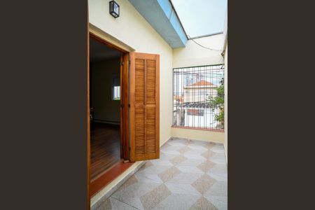 Casa à venda com 116m², 2 quartos e 6 vagas Casa à venda com 116m², 2 quartos e 6 vagasSacada Quarto 1