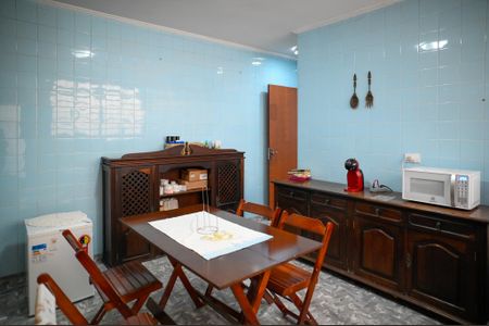 Casa à venda com 116m², 2 quartos e 6 vagas Casa à venda com 116m², 2 quartos e 6 vagasCozinha