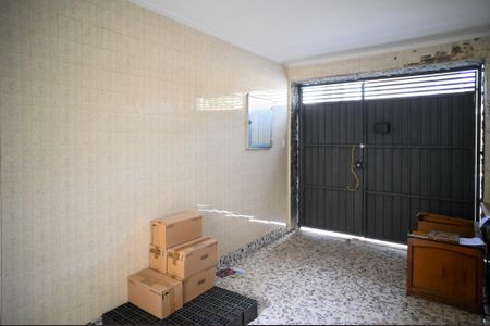 Casa à venda com 116m², 2 quartos e 6 vagas Casa à venda com 116m², 2 quartos e 6 vagasGaragem