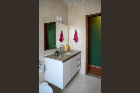 Casa à venda com 116m², 2 quartos e 6 vagas Casa à venda com 116m², 2 quartos e 6 vagasBanheiro