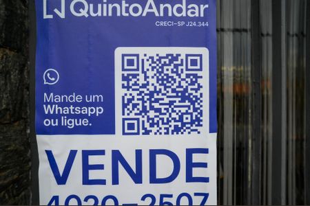 Casa à venda com 116m², 2 quartos e 6 vagas Casa à venda com 116m², 2 quartos e 6 vagasPlaca