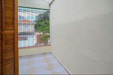Casa à venda com 116m², 2 quartos e 6 vagas Casa à venda com 116m², 2 quartos e 6 vagasSacada Quarto 1