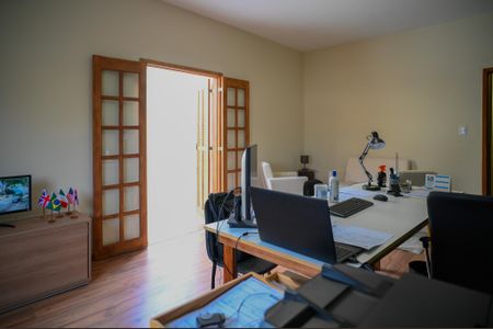 Casa à venda com 116m², 2 quartos e 6 vagas Casa à venda com 116m², 2 quartos e 6 vagasQuarto 1