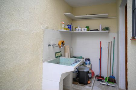 Casa à venda com 116m², 2 quartos e 6 vagas Casa à venda com 116m², 2 quartos e 6 vagasÁrea de Serviço