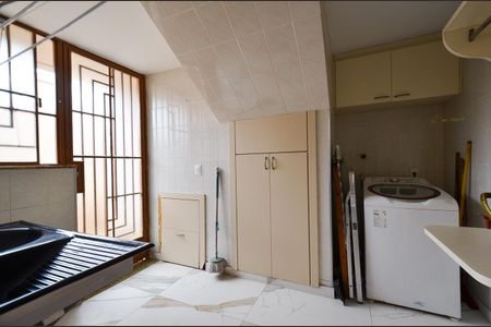 Casa à venda com 250m², 3 quartos e 4 vagasÁrea de Serviço