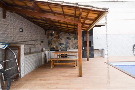 Casa à venda com 250m², 3 quartos e 4 vagasÁrea externa - churrasqueira