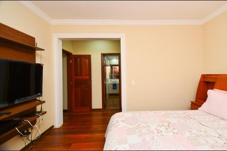 Casa à venda com 250m², 3 quartos e 4 vagasSuite 2