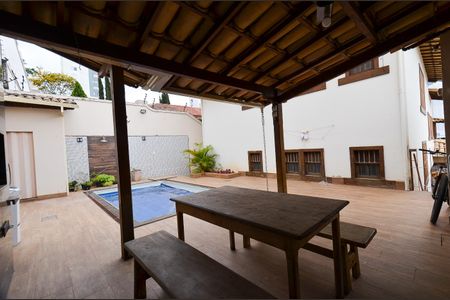 Casa à venda com 250m², 3 quartos e 4 vagasÁrea externa - churrasqueira