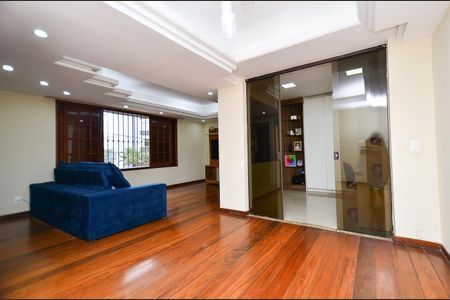 Sala de Estar de casa à venda com 3 quartos, 250m² em Fernão Dias, Belo Horizonte