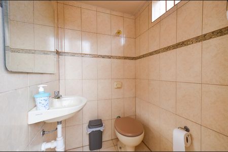 Casa à venda com 250m², 3 quartos e 4 vagasLavabo Área externa