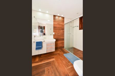 Casa à venda com 250m², 3 quartos e 4 vagasBanheiro Suite 2