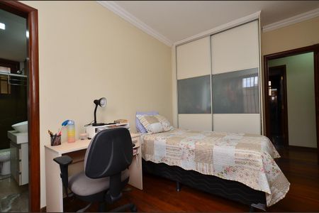 Casa à venda com 250m², 3 quartos e 4 vagasSuite 1