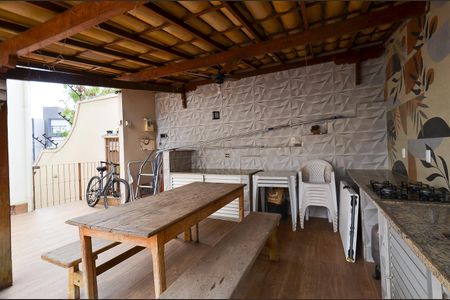 Casa à venda com 250m², 3 quartos e 4 vagasÁrea externa - churrasqueira