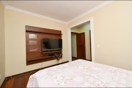 Casa à venda com 250m², 3 quartos e 4 vagasSuite 2