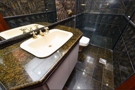 Casa à venda com 250m², 3 quartos e 4 vagasBanheiro Social