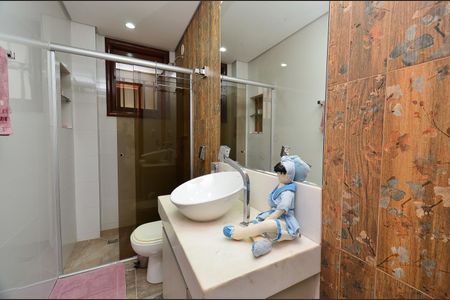 Casa à venda com 250m², 3 quartos e 4 vagasBanheiro Suite 1