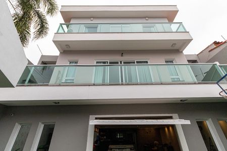 Casa à venda com 300m², 4 quartos e 4 vagasFachada Interna