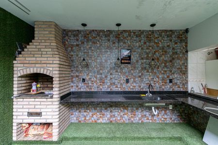 Casa à venda com 300m², 4 quartos e 4 vagasChurrasqueira