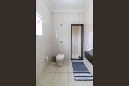 Casa à venda com 300m², 4 quartos e 4 vagasBanheiro Suíte 3