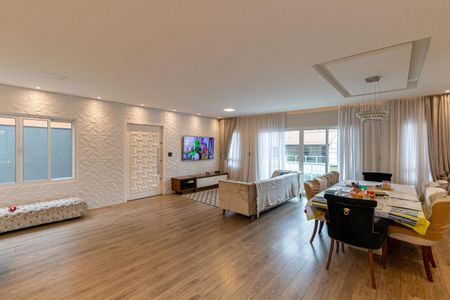 Casa à venda com 300m², 4 quartos e 4 vagasSala