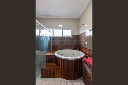 Casa à venda com 300m², 4 quartos e 4 vagasBanheiro Suíte 1