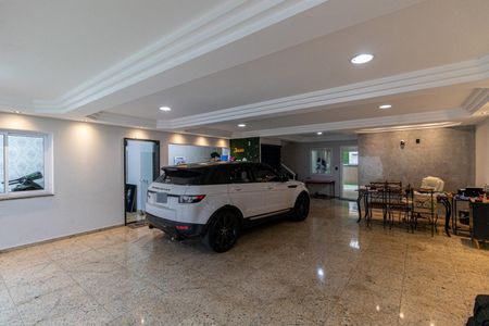 Casa à venda com 300m², 4 quartos e 4 vagasGaragem