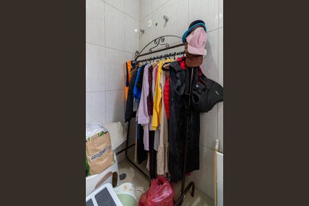 Casa à venda com 300m², 4 quartos e 4 vagasBanheiro Suíte 2