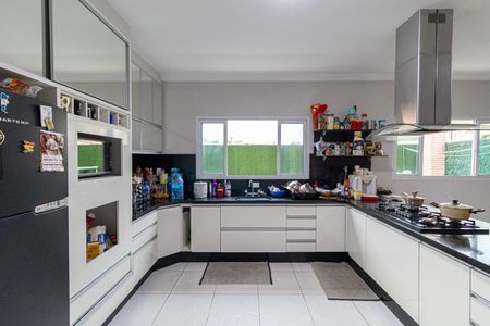 Casa à venda com 300m², 4 quartos e 4 vagasCozinha