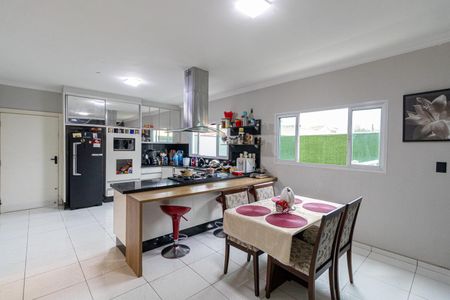 Casa à venda com 300m², 4 quartos e 4 vagasCozinha