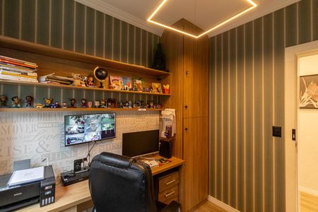 Casa à venda com 300m², 4 quartos e 4 vagasEscritório